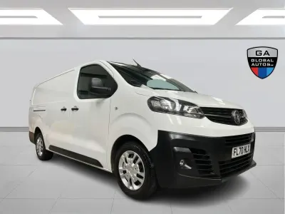 Used Vauxhall Vivaro 120 HP (88 kW) 2020 White MPV