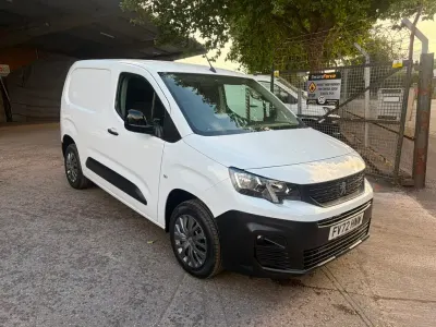 Used Peugeot Partner 131 HP (96 kW) 2022 White MPV