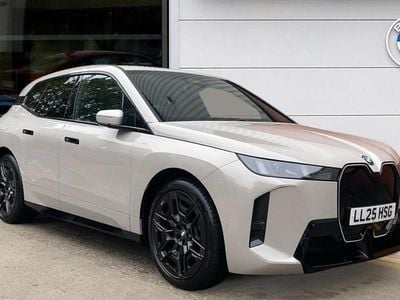 Usado BMW iX M Sport 394 kW (537 CV) 2025 Gris SUV