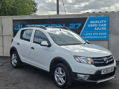 Używany Dacia Sandero Lauréate 90 KM (66 kW) 2015 Biały Hatchback