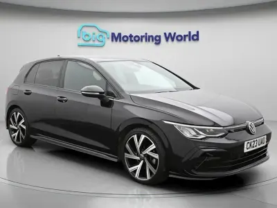 Używany VW Golf VIII R-line 150 KM (110 kW) 2023 Czarny Hatchback