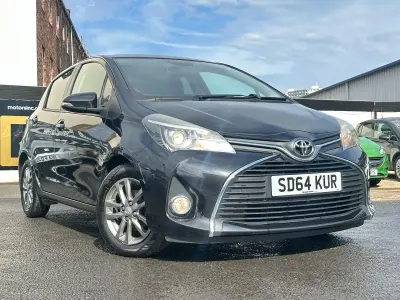 Used Toyota Yaris 90 HP (66 kW) 2014 Black Hatchback