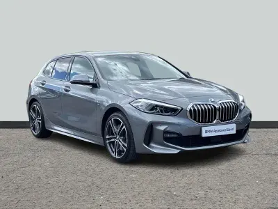 Usado BMW 120 M Sport 190 CV (139 kW) 2023 Gris Utilitario
