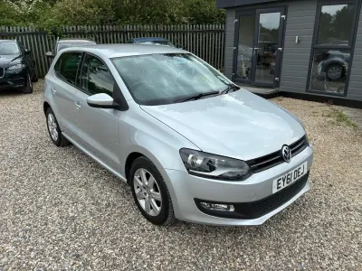 Begagnad VW Polo Match 2011 Silver Halvkombi
