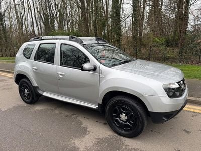 Used Dacia Duster Lauréate 110 HP (80 kW) 2015 Silver SUV