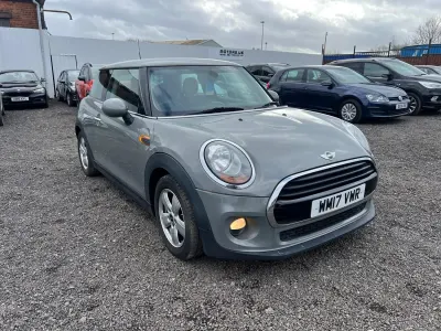 Usado Mini Cooper Hatch 2017 Gris Utilitario