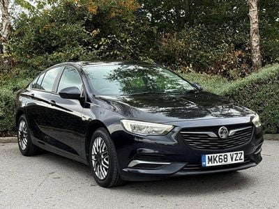 Used Vauxhall Insignia Design Edition 136 HP (100 kW) 2018 Blue Hatchback