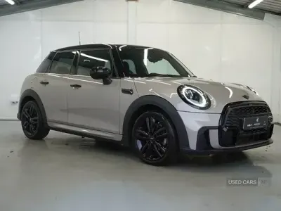 Usado Mini Cooper Hatch 2024 Gris Utilitario