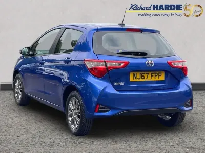Used Toyota Yaris 68 HP (50 kW) 2017 Blue