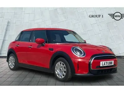 Used Mini ONE Classic 102 HP (75 kW) 2022 Red Hatchback