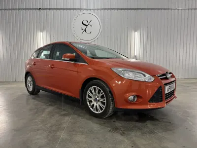 Used Ford Focus Titanium 125 HP (91 kW) 2011 Red Hatchback