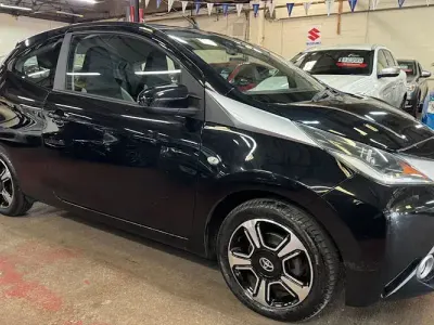 Gebraucht Toyota Aygo X-clusiv 69 PS (50 kW) 2015 Schwarz Kleinwagen