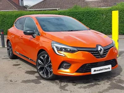 Używany Renault Clio V Techno 145 KM (106 kW) 2023 Pomarańczowy Hatchback