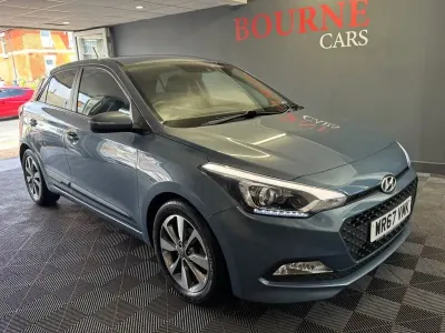 Used Hyundai i20 Premium 100 HP (73 kW) 2017 Blue Hatchback