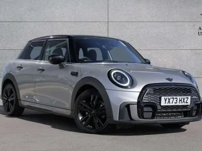 Używany Mini Cooper Hatch 134 KM (98 kW) 2023 Srebrny Hatchback