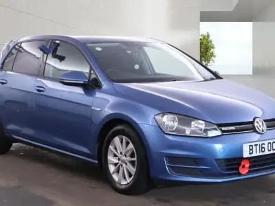 Used VW Golf VII 108 HP (79 kW) 2016 Blue Hatchback