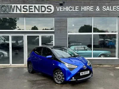 Used Toyota Aygo X-clusiv 72 HP (52 kW) 2019 Blue Hatchback
