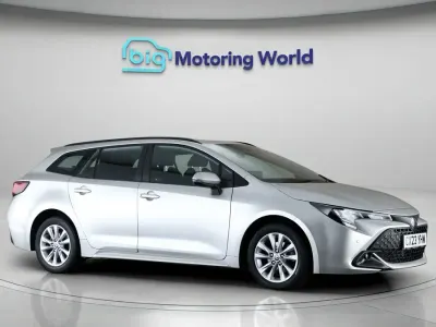 Used Toyota Corolla 140 HP (102 kW) 2023 Silver Estate