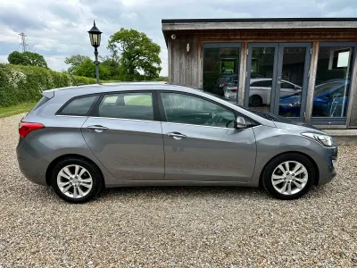 Usado Hyundai i30 Style 128 HP (94 kW) 2013 Cinzento Carrinha
