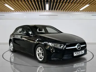 Używany Mercedes A180 SE 136 KM (100 kW) 2019 Czarny Hatchback