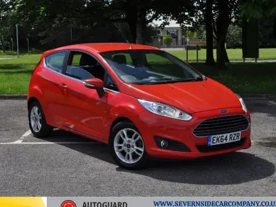 Used Ford Fiesta Zetec 82 HP (60 kW) 2014 Red Hatchback