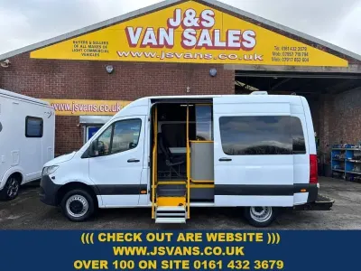 Usado Mercedes Sprinter 160 HP (117 kW) 2020 Branco Van