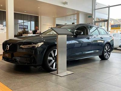 New 2025 Volvo V90 Plus Estate | £39,950 (Super price)