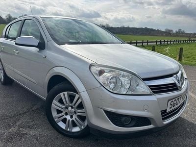 Used Vauxhall Astra Design Edition 2007 Silver Hatchback