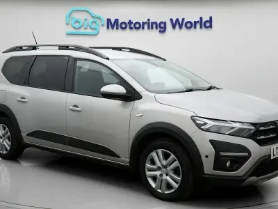 Second-hand Dacia Jogger Comfort 110 CP (80 kW) 2022 Gri Monovolum