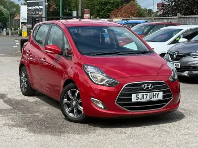 Used Hyundai ix20 SE 125 HP (91 kW) 2017 Red Hatchback