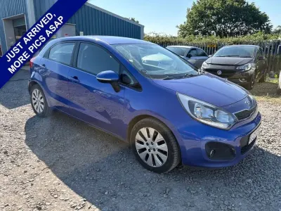 Used Kia Rio 89 HP (65 kW) 2013 Blue Hatchback