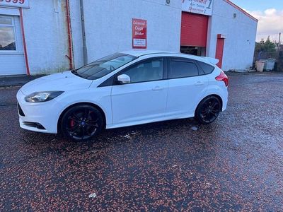 Used Ford Focus ST 250 HP (183 kW) 2013 White Hatchback