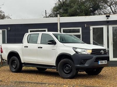 Used Toyota HiLux Active 2017 White Pickup
