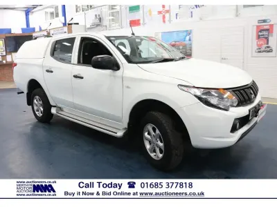 Used Mitsubishi L200 Top 150 HP (110 kW) 2017 White Pickup