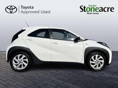 Used Toyota Aygo X PURE 72 HP (52 kW) 2024 White SUV