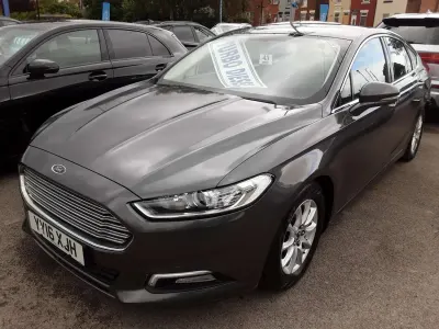 Używany Ford Mondeo Zetec 120 KM (88 kW) 2016 Szary Hatchback