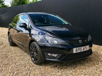 Usado Seat Ibiza FR 105 CV (77 kW) 2015 Negro Utilitario