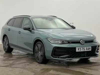 Used VW Passat Black Edition 272 HP (200 kW) 2025 Green Estate