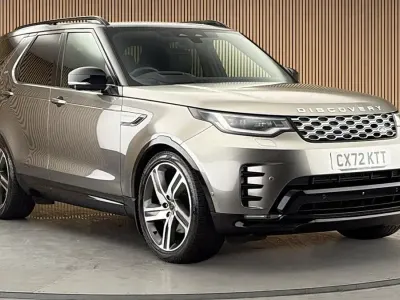 Used Land Rover Discovery S 2022 Silicon silver SUV
