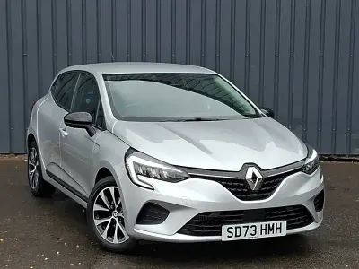 Used Renault Clio Evolution 90 HP (66 kW) 2023 Silver Hatchback