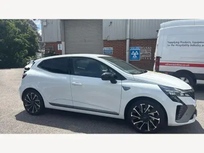 Used Renault Clio V Esprit Alpine 143 HP (105 kW) 2024 White  Hatchback