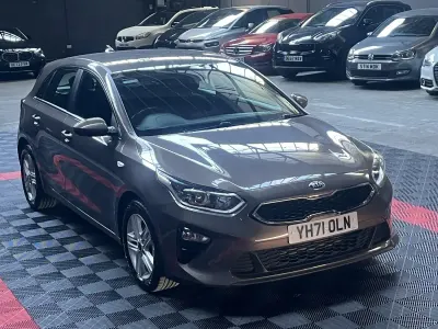 Used Kia Ceed 136 HP (100 kW) 2021 Brown Hatchback
