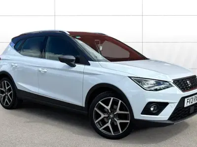 Używany Seat Arona XCELLENCE Lux 110 KM (80 kW) 2021 Biały SUV
