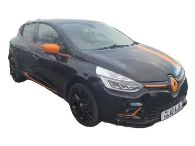 Begagnad Renault Clio IV Dynamique 90 HK (66 kW) 2017 Svart Halvkombi