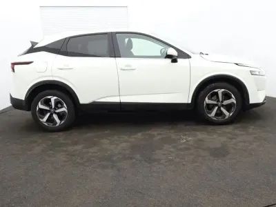 Used Nissan Qashqai N-Connecta 140 HP (102 kW) 2023 White SUV