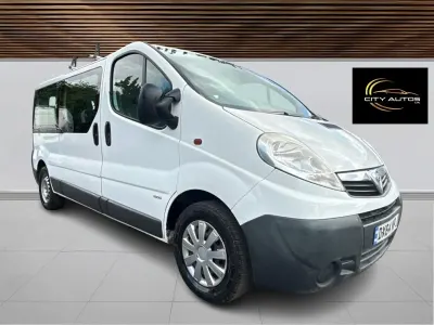 Used Vauxhall Vivaro 115 HP (84 kW) 2014 White MPV
