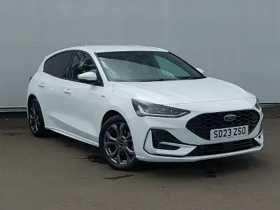 Used Ford Focus ST-Line 125 HP (91 kW) 2023 White Hatchback