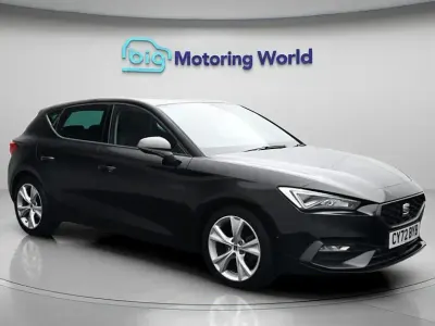 Begagnad Seat Leon FR 130 HK (95 kW) 2023 Svart Halvkombi