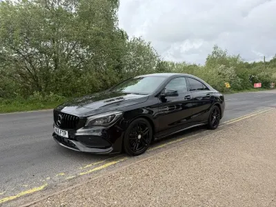 Usado Mercedes CLA220 AMG line 177 CV (130 kW) 2016 Negro Berlina