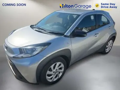 Begagnad Toyota Aygo X X-pure 72 HK (52 kW) 2023 Silver SUV